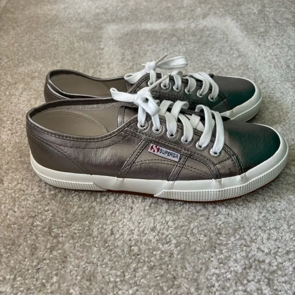 Superga Rose Gold Metallic Sneakers with White Laces - Picture 3 of 6